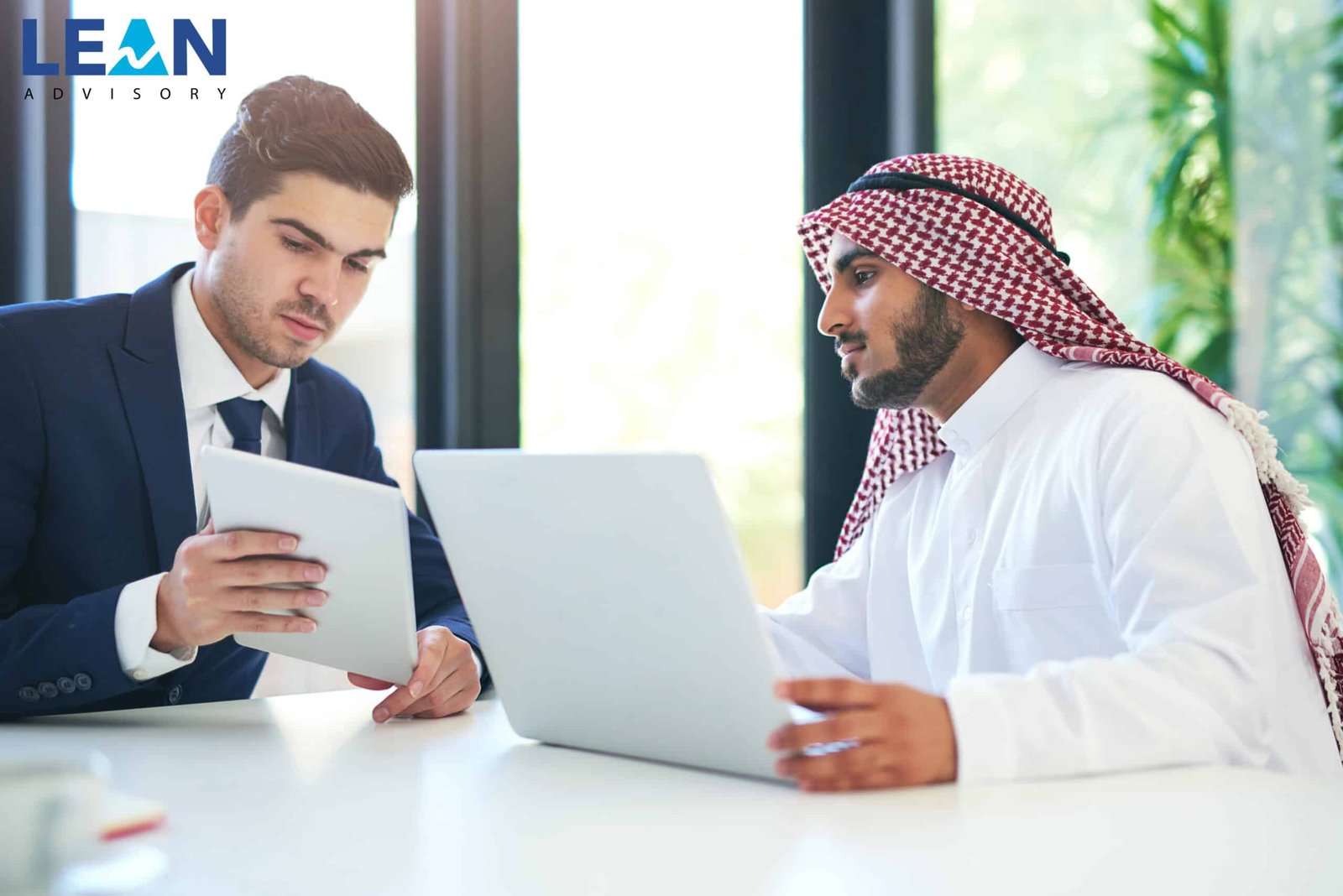 كيفية تطوير وتنفيذ استراتيجيات إدارية فعالة في المؤسسات الكبرى